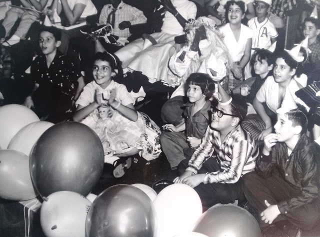 Foto de Día de Reyes en la Biblioteca Nacional, 6 de enero de 1960. Colección BNJM.